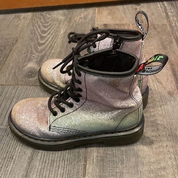 Dr. Martens rainbow colored boots - Picture 5 of 11